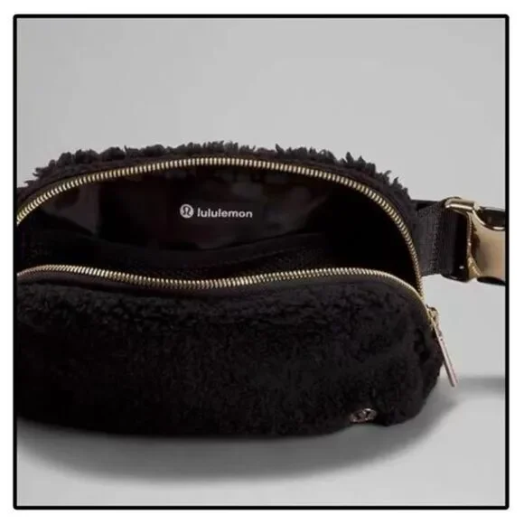 NWT Lululemon Everywhere Belt Bag Fleece Black - Picture 8 of 15